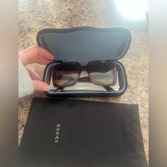 Gucci Sunglasses-Brown/Tortoise Square lens-Signature Crystal brand name - Picture 3 of 12
